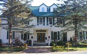 Portage Inn Huntsville Canada